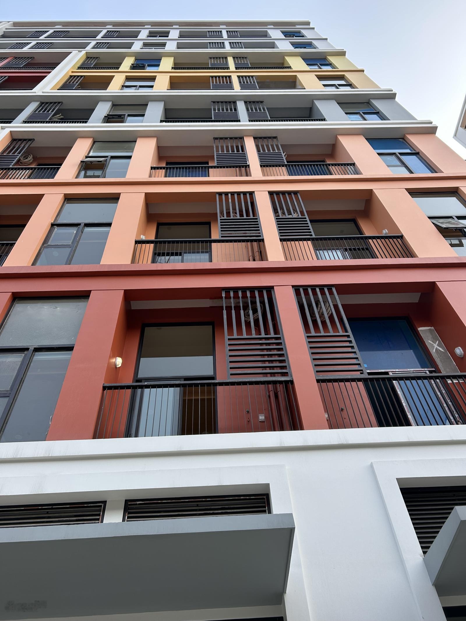 Cho thuê căn hộ 45m2 full nội thất toà A1 chỉ việc mang quần áo về ở. Liên hệ: 0912866945