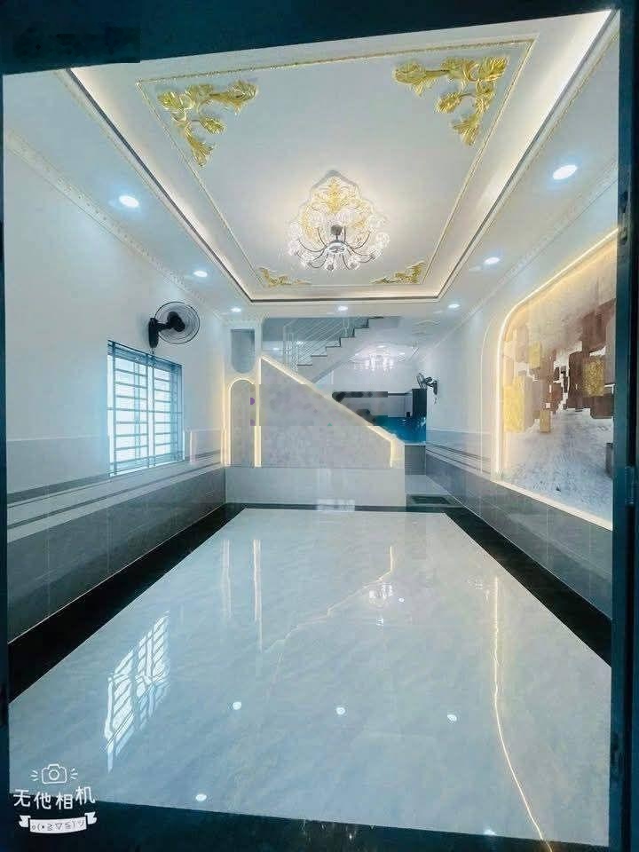 Nhà mặt tiền giá rẻ chỉ bằng giá nhà hẻm giá: 2 tỷ 9 (thương lượng)