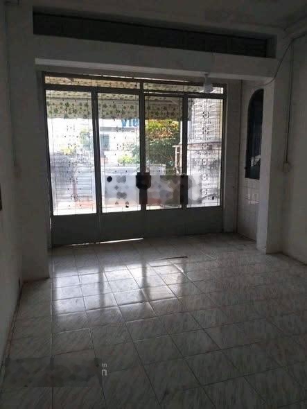 Nhà 3 tầng, mặt tiền Thành Thái, quận 10, kinh doanh nhiều ngành nghề, vỉa hè rộng