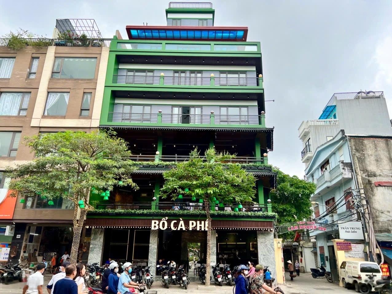 Nhà mặt phố cho thuê tại Nguyễn Hy Quang Đống Đa: 150mx4t,mt7,5m: làm spa, thẩm mỹ, thời trang...