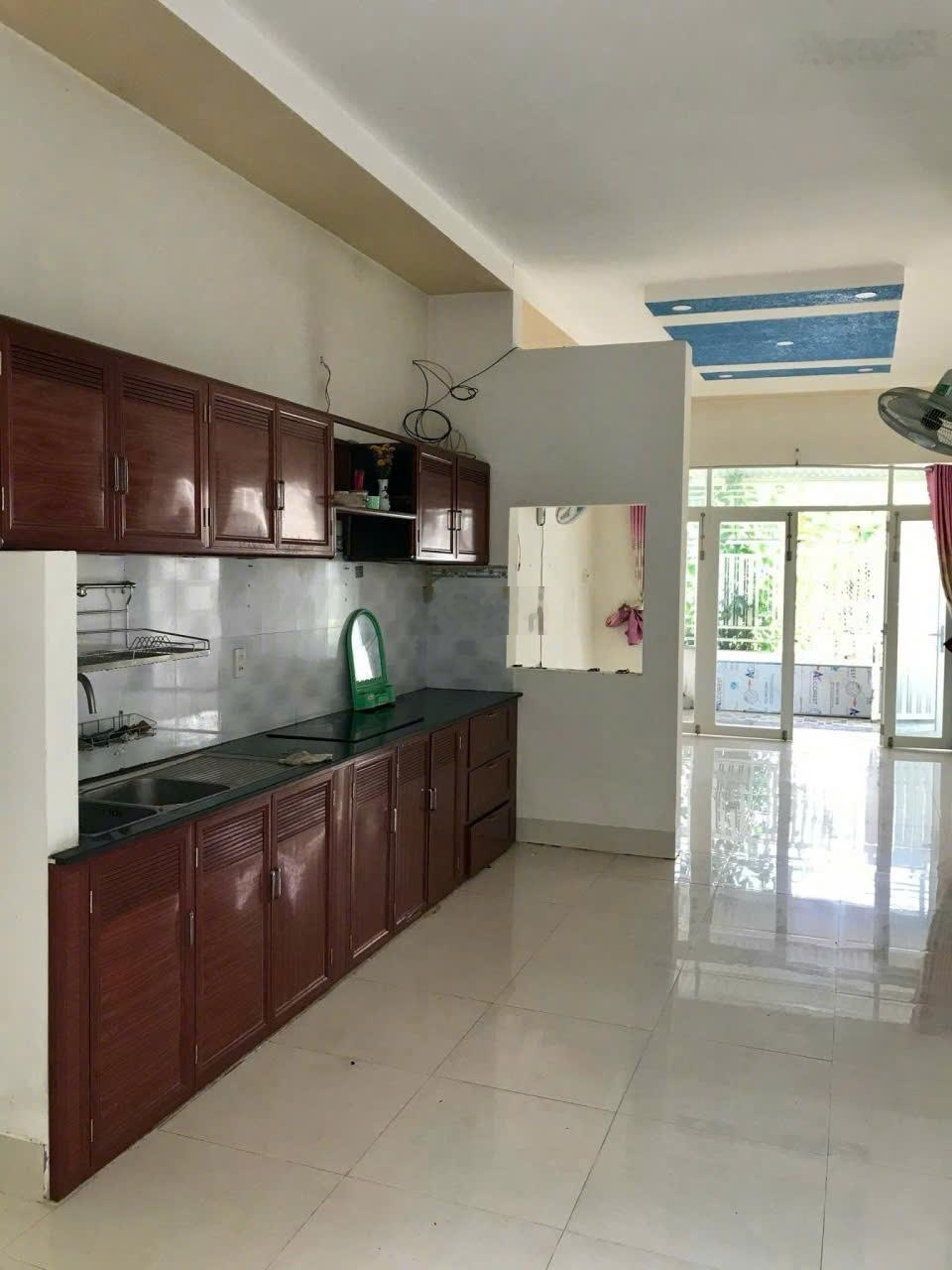 Nhà góc 2 mặt tiền Phú Nông _ ngang dài 5,5m. Giá: 4,2 tỷ