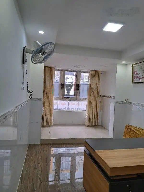 Bán nhanh mặt tiền kinh doanh Thích Quảng Đức - 4 tầng - giá chỉ 8 tỷ - sổ sẵn - thiện chí