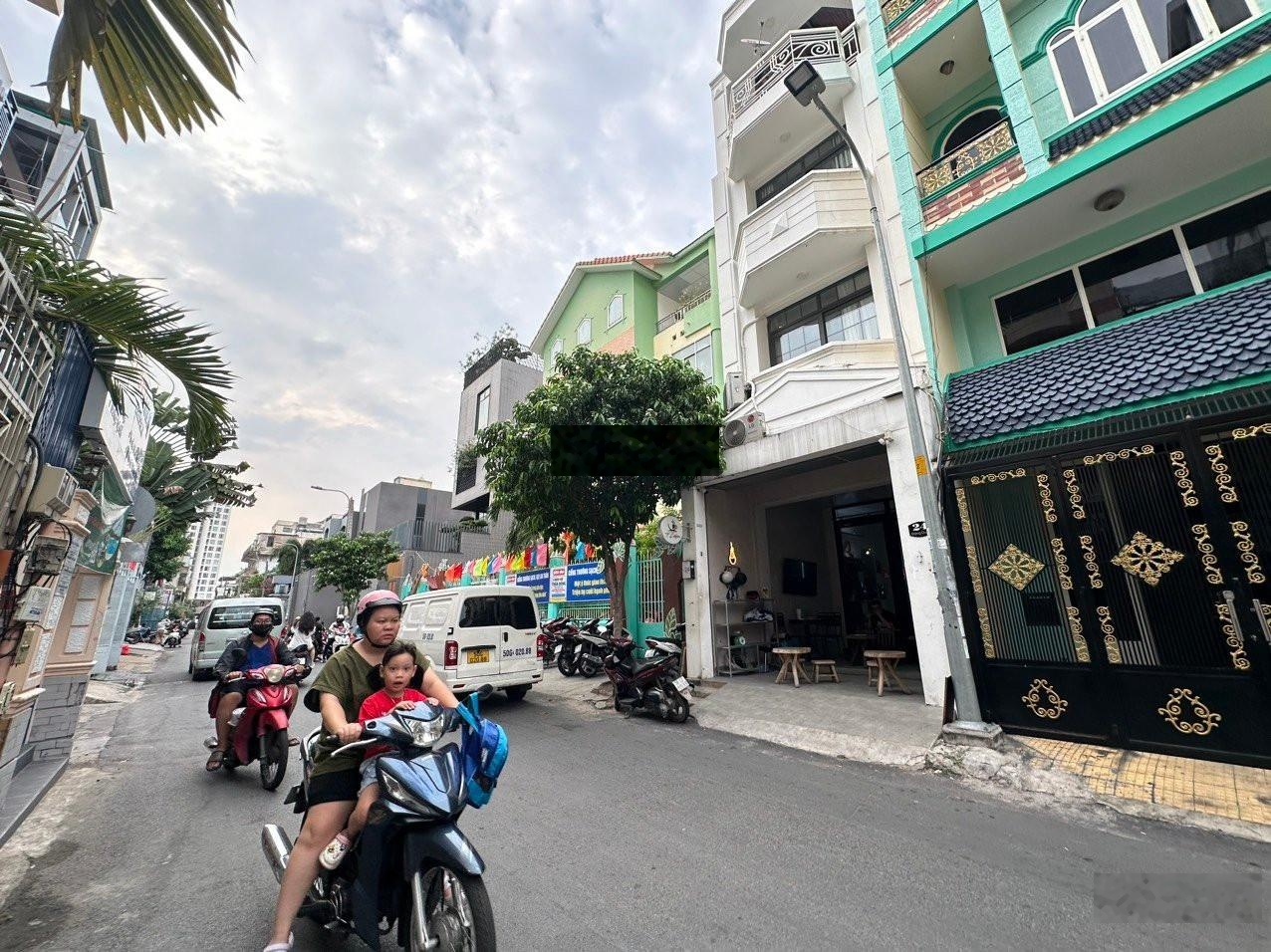 Bán nhà mặt tiền Đặng Dung Quận 1 giá rẻ nhất 4 x 16,5 nhà 2 lầu sân thượng giá đầu tư