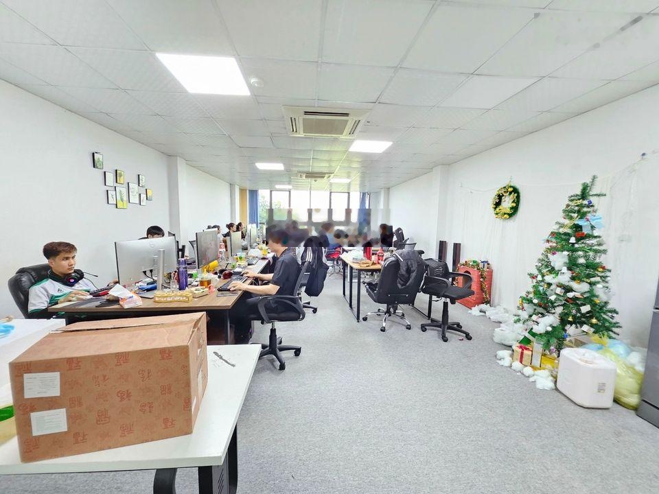 Chỉ 16 triệu/th có ngay văn phòng 110m2 tại phố Vũ Trọng Phụng, Thanh Xuân. View thoáng. Ban công