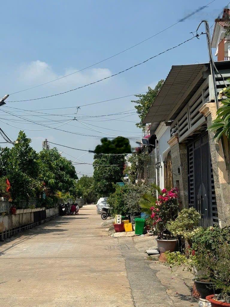 NHÀ 2 tầng MẶT TIỀN Đường THẠNH LỘC 41, P.An Phú Đông,Q.12, dt 99m2 (5mx20m) 7,6tỷ.