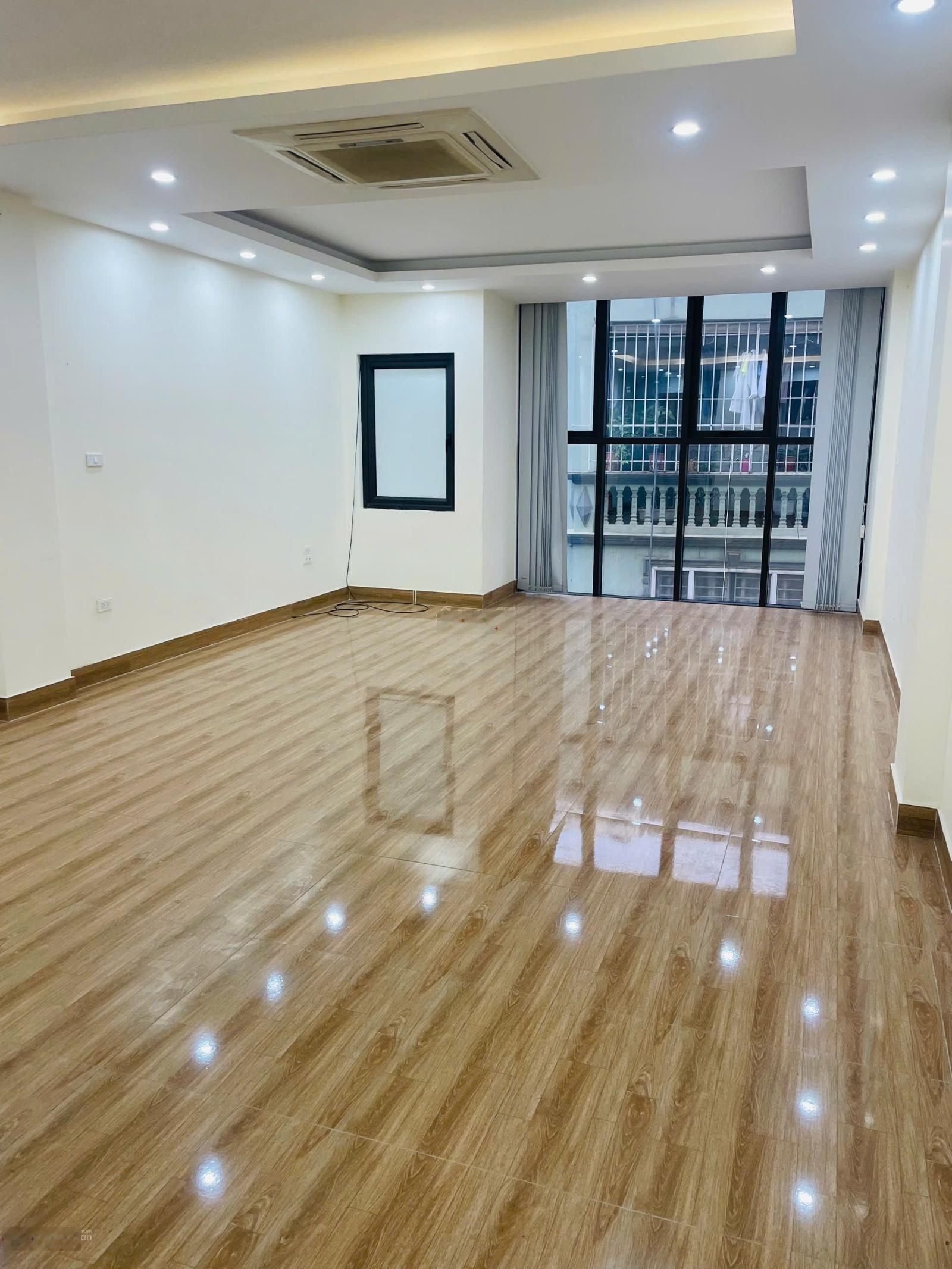 Cho thuê văn phòng tại Miếu Đầm, 7 triệu VND, 50 m2, 0988095174 ô tô đỗ cửa vào ngay
