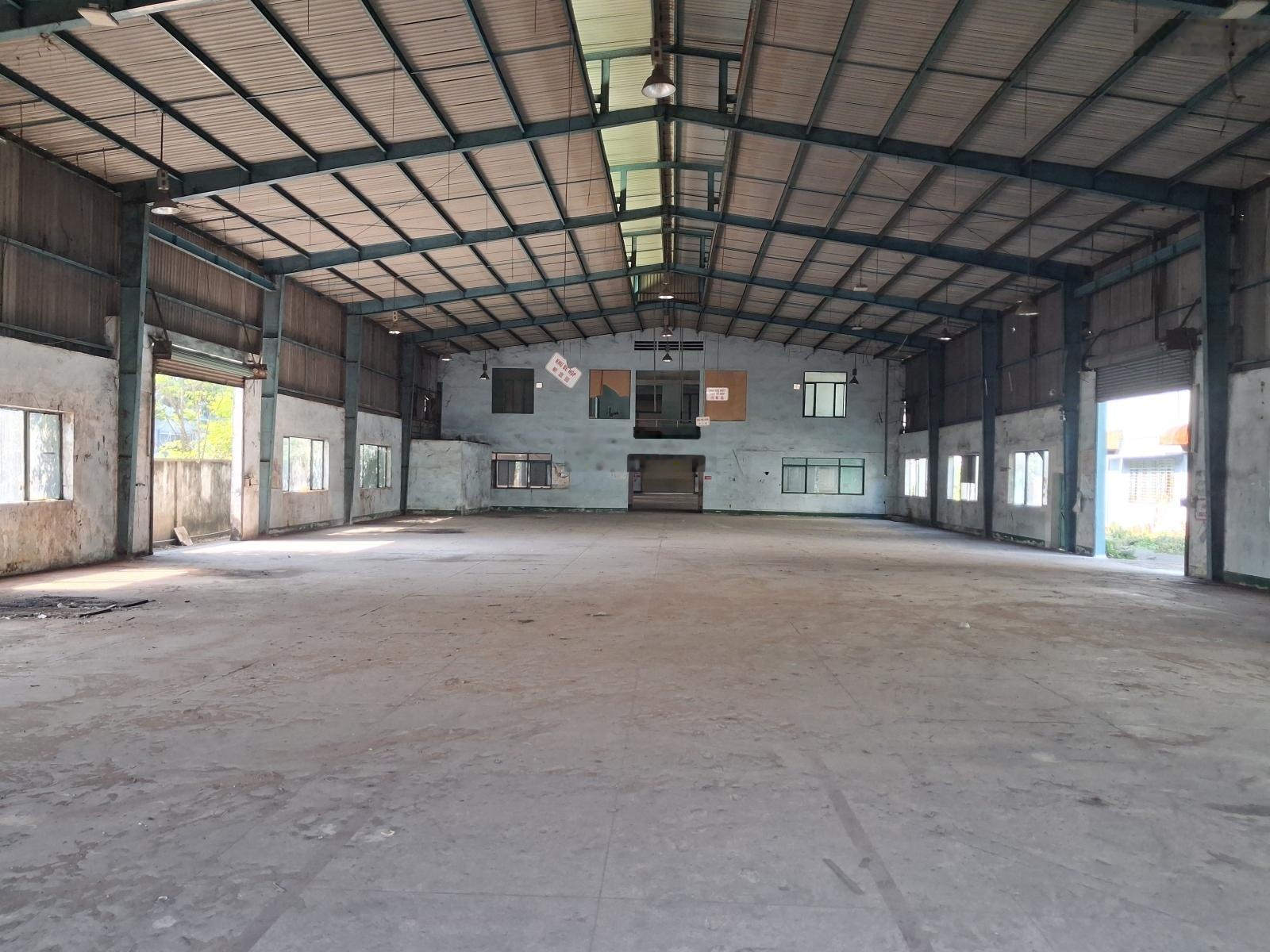 Cho thuê nhà xưởng 3000m2 trong khu công nghiệp Hiệp Thành