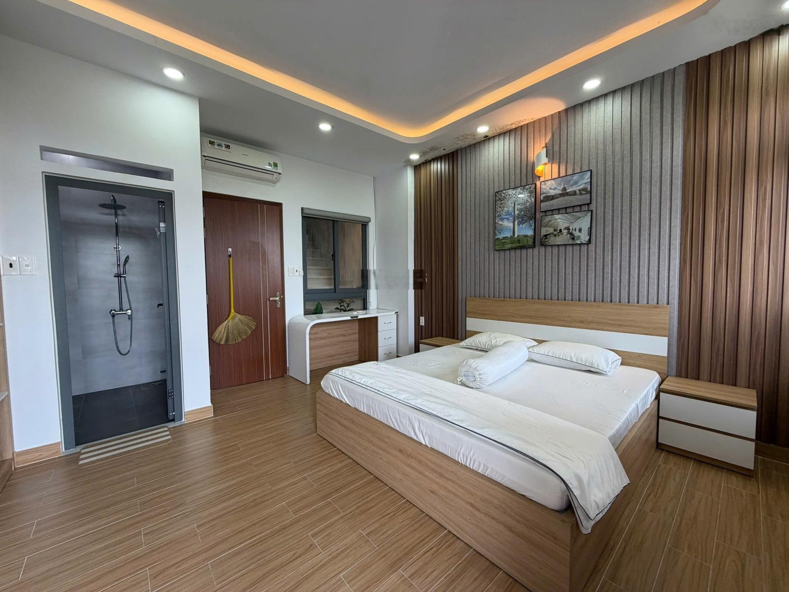 Bán gấp nhà kdc bình lợi- đặng thùy trâm [ ngang 10m dài 20m x 4 tầng] giá 21 tỷ tl