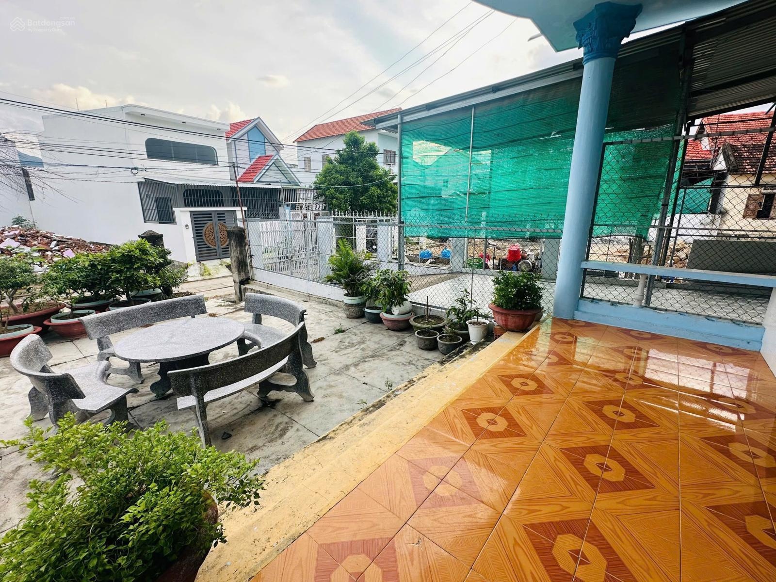Chính chủ cần bán nhà đất thị trấn Diên Khánh - Diên Khánh. DT 320m2 ngang 8m - nở hậu