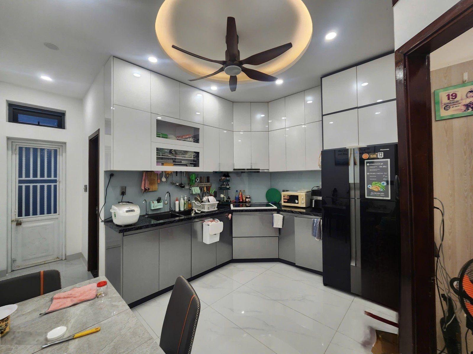 Nhà 3 tầng mặt tiền Lý Văn Tố gần biển Mỹ Khê