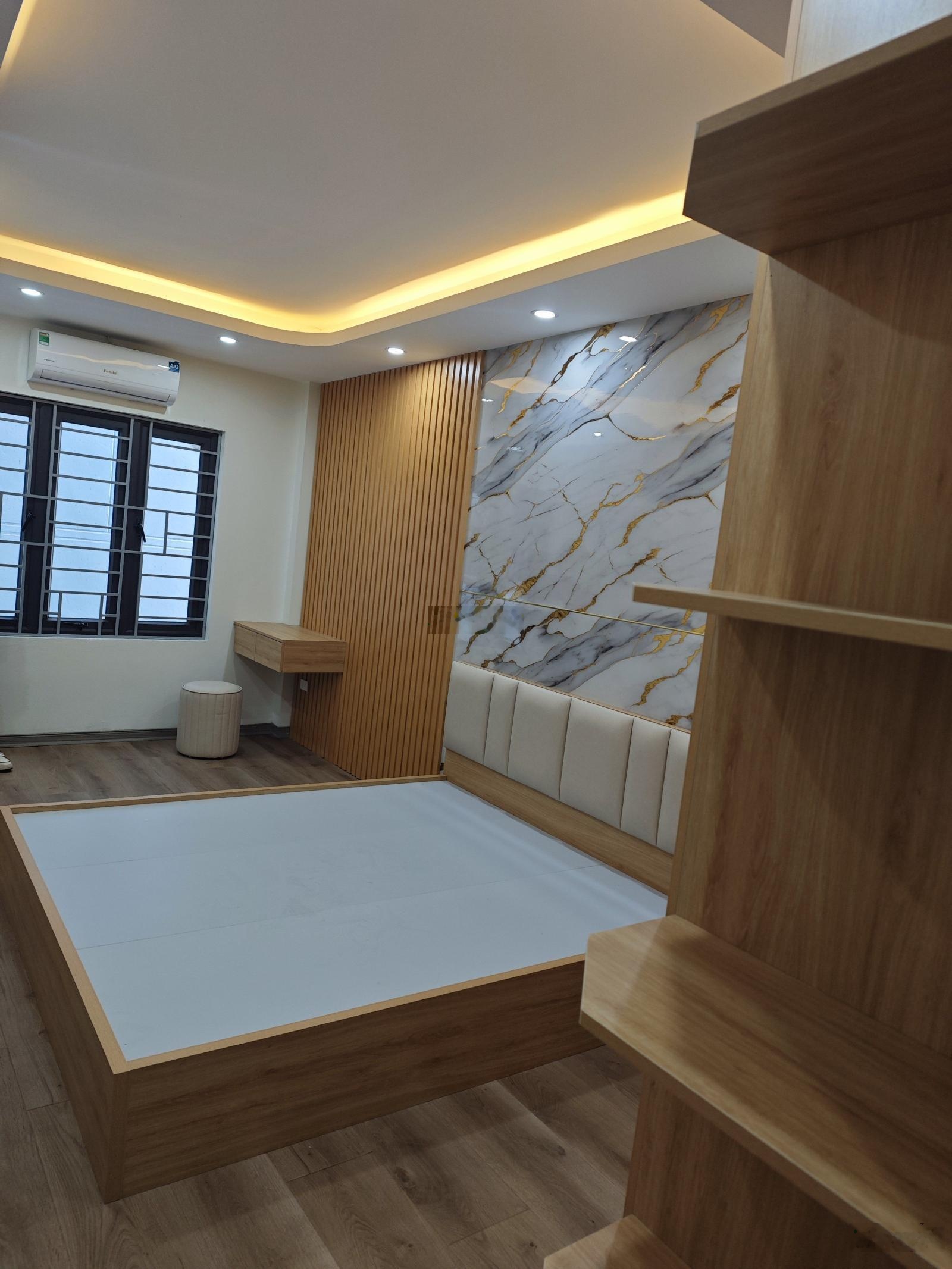 Bán nhà Đại Mỗ lô góc ở ngay 40m2 cực gần ô tô giá chỉ 6 tỷ