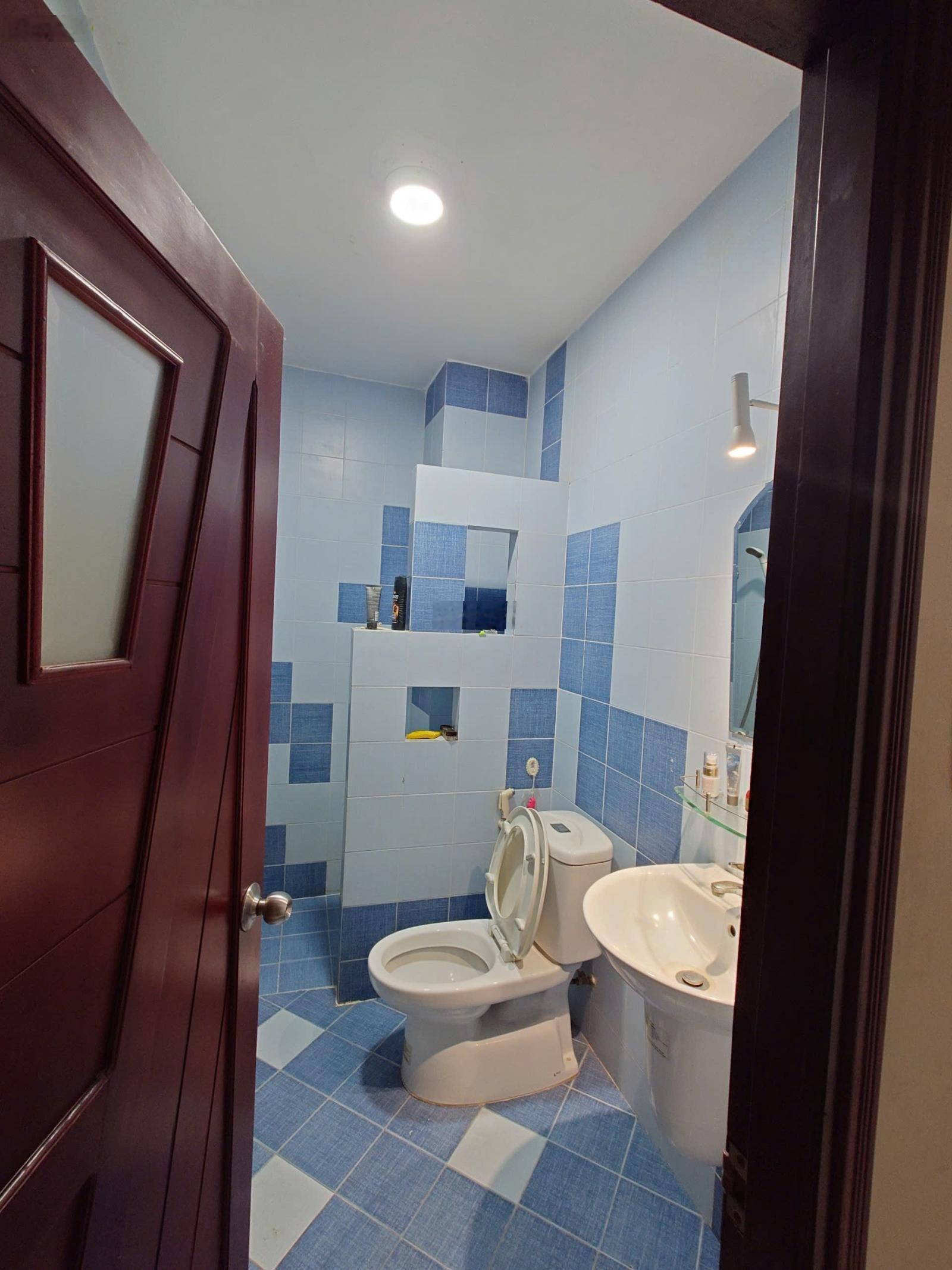 KHU VIP CỔNG RIÊNG TRỊNH ĐÌNH TRỌNG. DT: 4x20m=80m2. Giá chỉ nhỉnh 10 tỷ