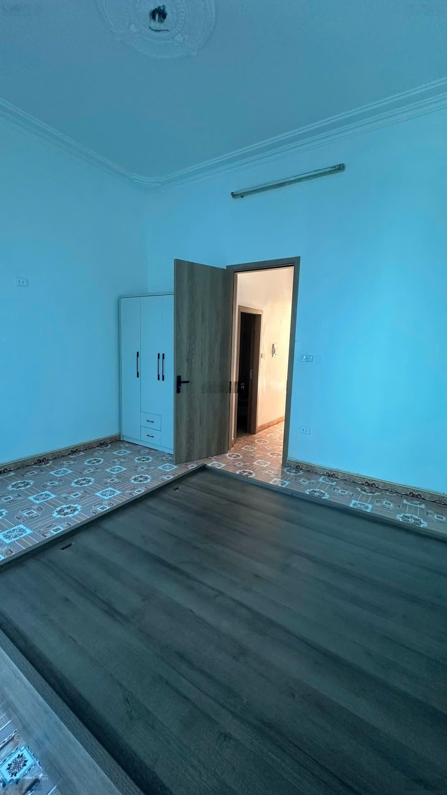 Thanh Am - Nhà 75m3 Xây 3 Tầng - 3 Ngủ - Full Đồ Mới - 10Tr