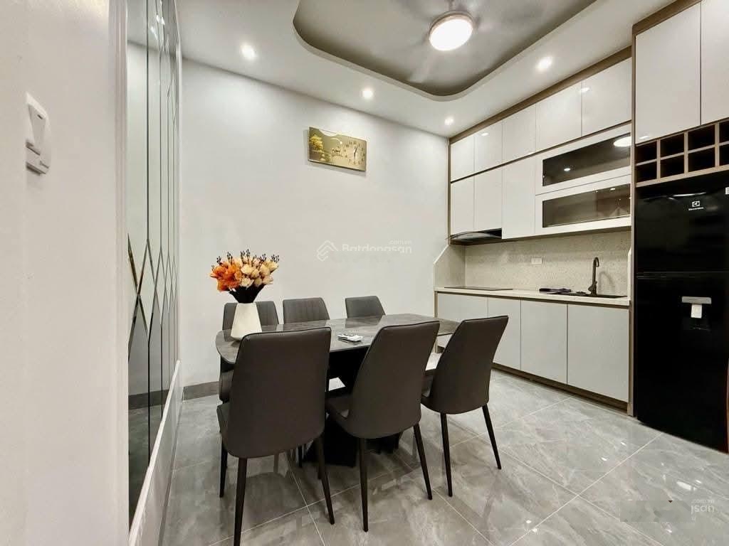 Nhà 2 mặt ngõ nội thất hiện đại ở ngay giá: 9.8 tỷ DT 48m² 5 tầng MT 4m gần trường chợ, bệnh viện