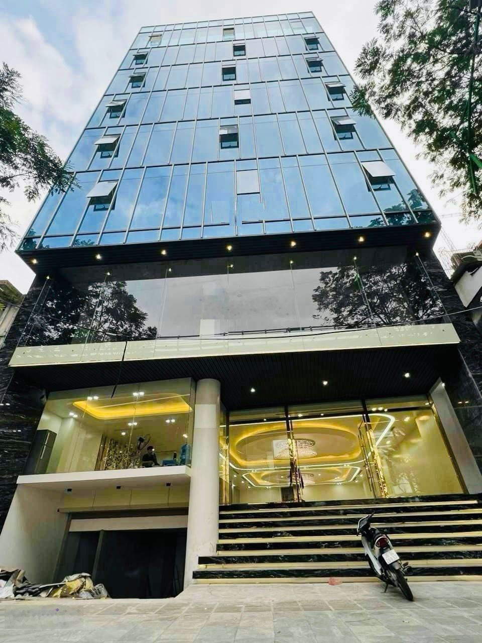 Khách Sạn MP Nguyễn Trường Tộ 215m2, MT 10m, 11 tầng, 1 chủ 1 sổ, xây full đất, 57 phòng kinh doanh