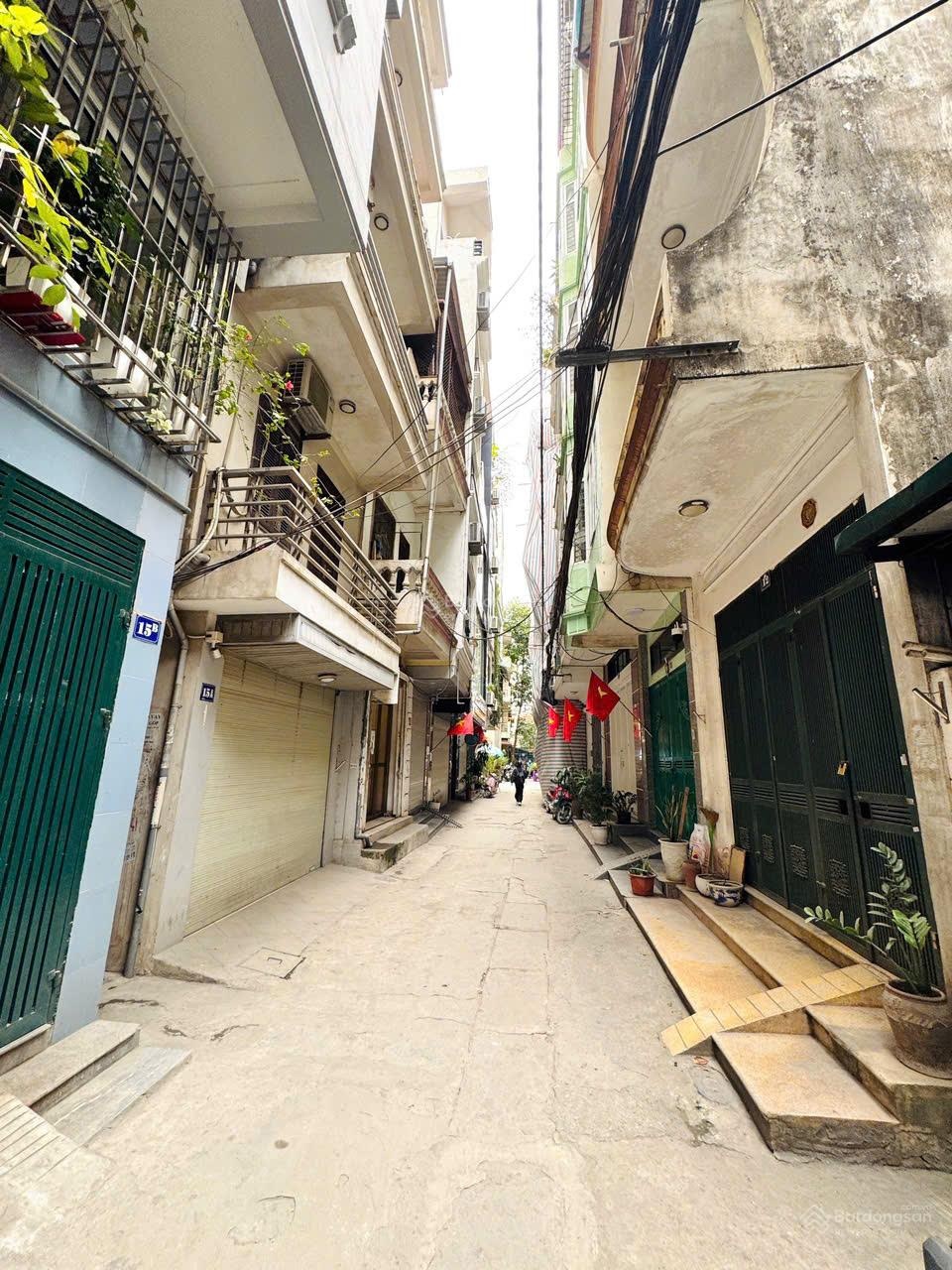 Siêu phẩm đât trung tâm cầu giấy tại phố nguyễn khang, 40m2, ngõ rộng ô tô, ngõ thông hiếm có