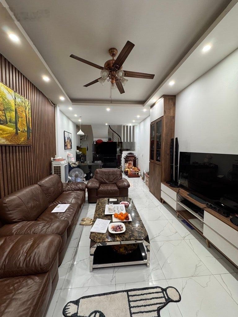 Bán nhà đẹp - trung phụng - đống đa - 50m- 5 tầng - mặt tiên 4m - 17 tỷ
