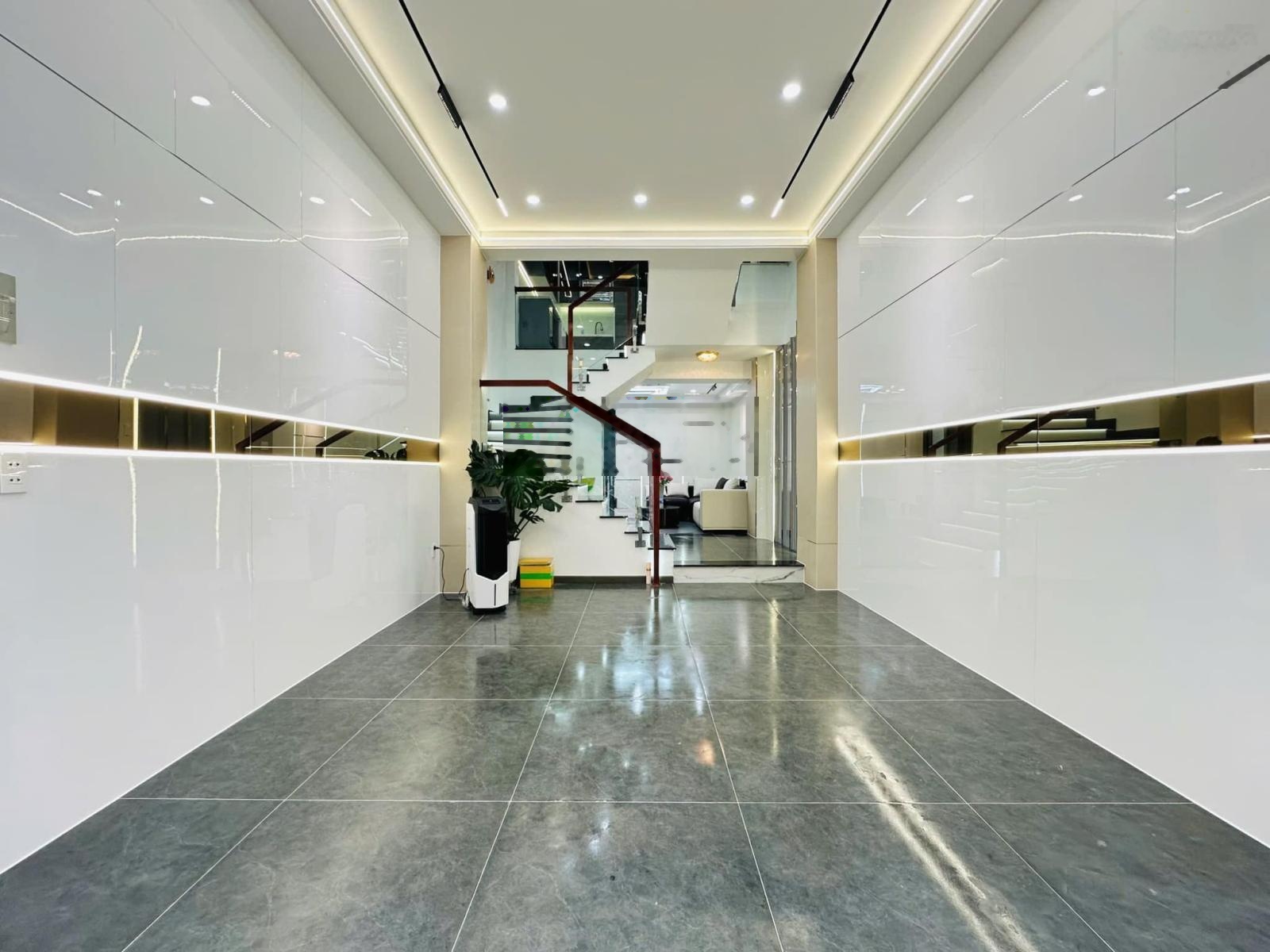 Chính chủ bán gấp nhà Lê Văn Sỹ, P 12, Quận 3, DT 57,8m2, giá 3 tỷ 250tr, hẻm 6m, sổ hồng riêng