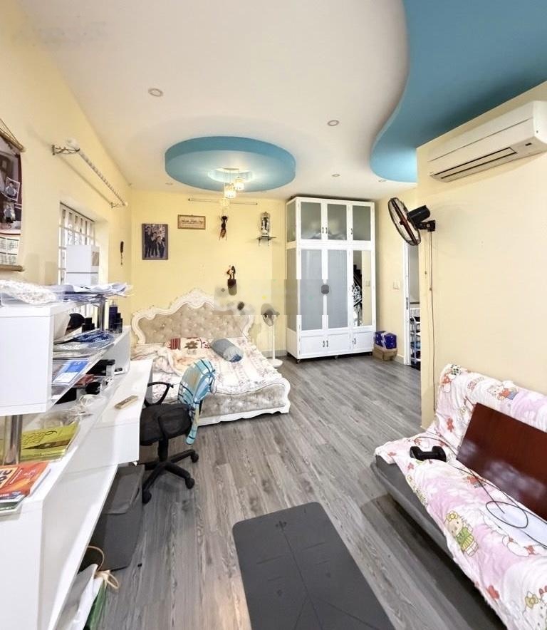 Hàng hiếm sát sân bay - 4 tầng (5.2 x 19) nở 7m - hẻm xe tải 5m - chỉ nhỉnh 12tỷ