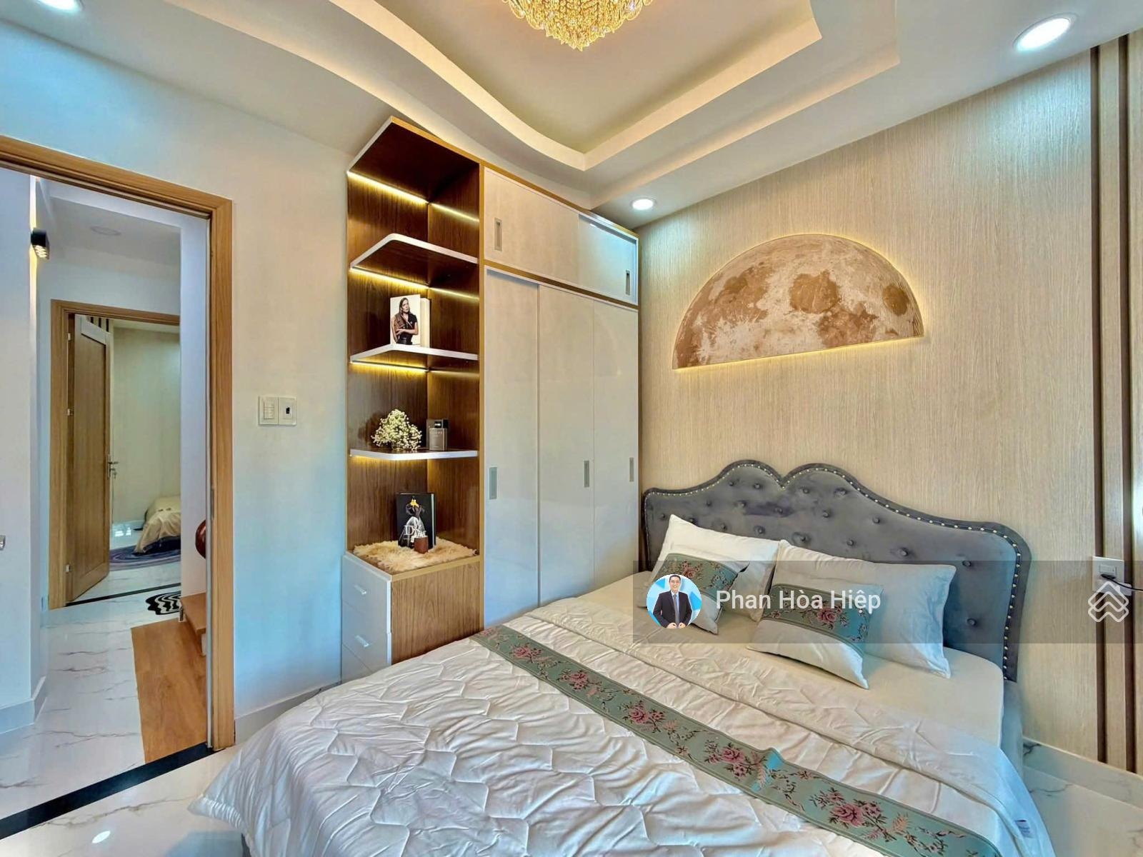 Vị trí đẹp ngay MT Lò Gốm, 45m2, 4 tầng BTCT, 4 PN 3WC, tiện kinh doanh online hoặc tạp hoá