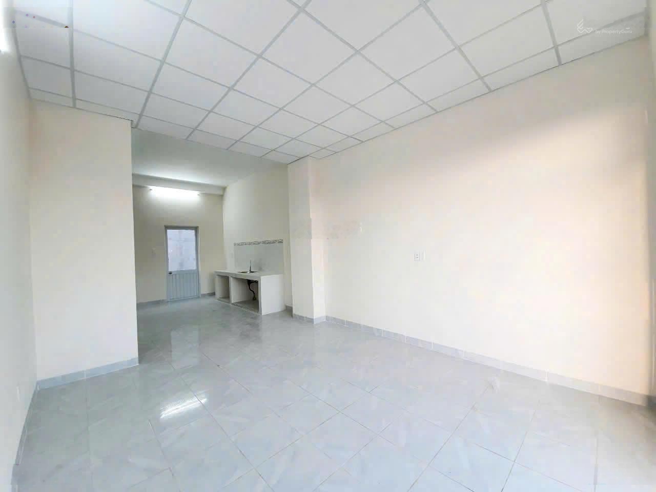 Bán nhà 1 trệt 1 lầu gần KCN Hàm Kiệm 1 đường nhựa ô tô giá tốt