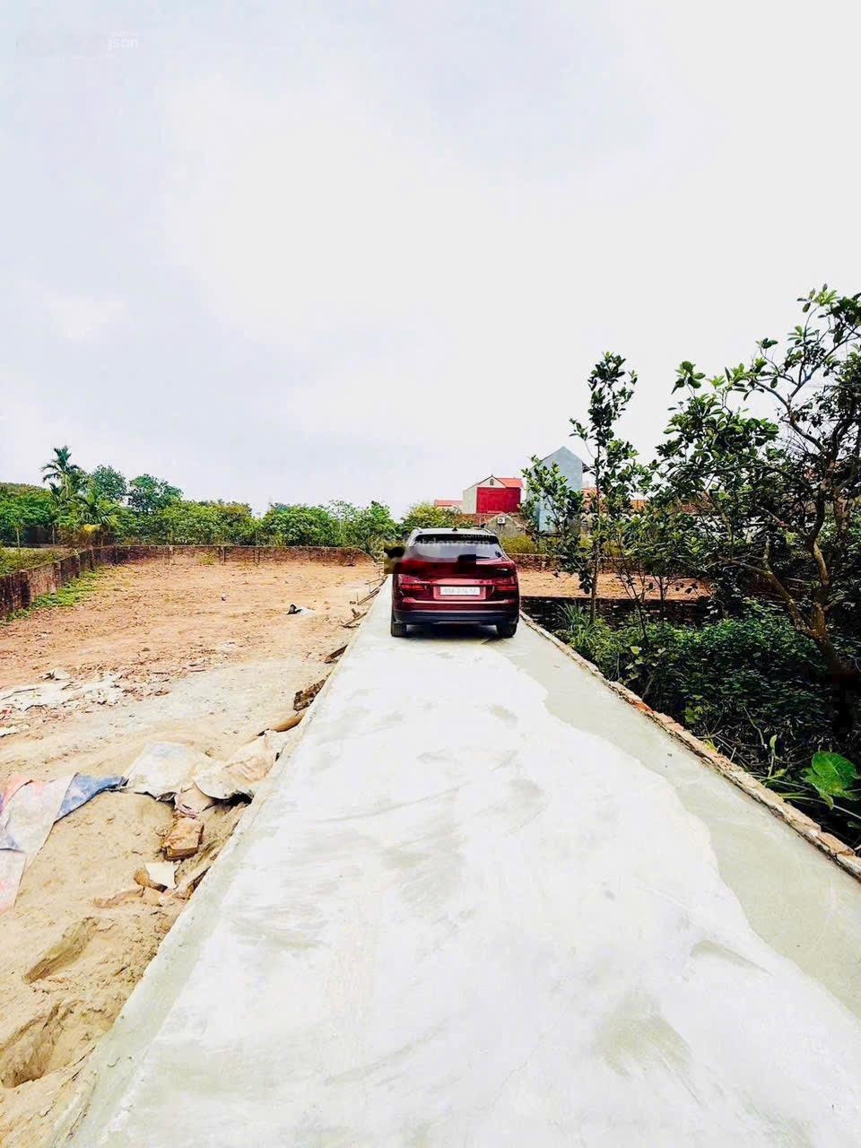 Tân Tiến - Văn Giang tài chính loanh quanh 2 tỷ đồng đường 3m ô tô vào thoải mái duy nhất 1 lô