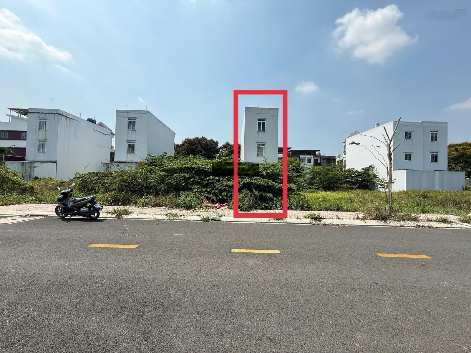 Bán đất ngang 5m đường Lê Thị Riêng kế bên Khu Hà Đô. Đường 10m XD tự do