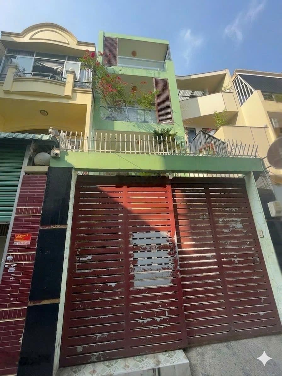 Hàng hot khu Bàu Cát, nhà 4 tầng mới đẹp. 4,2x20m. HXH Nguyễn Hồng Đào giá 11,5 tỷ thương lượng.