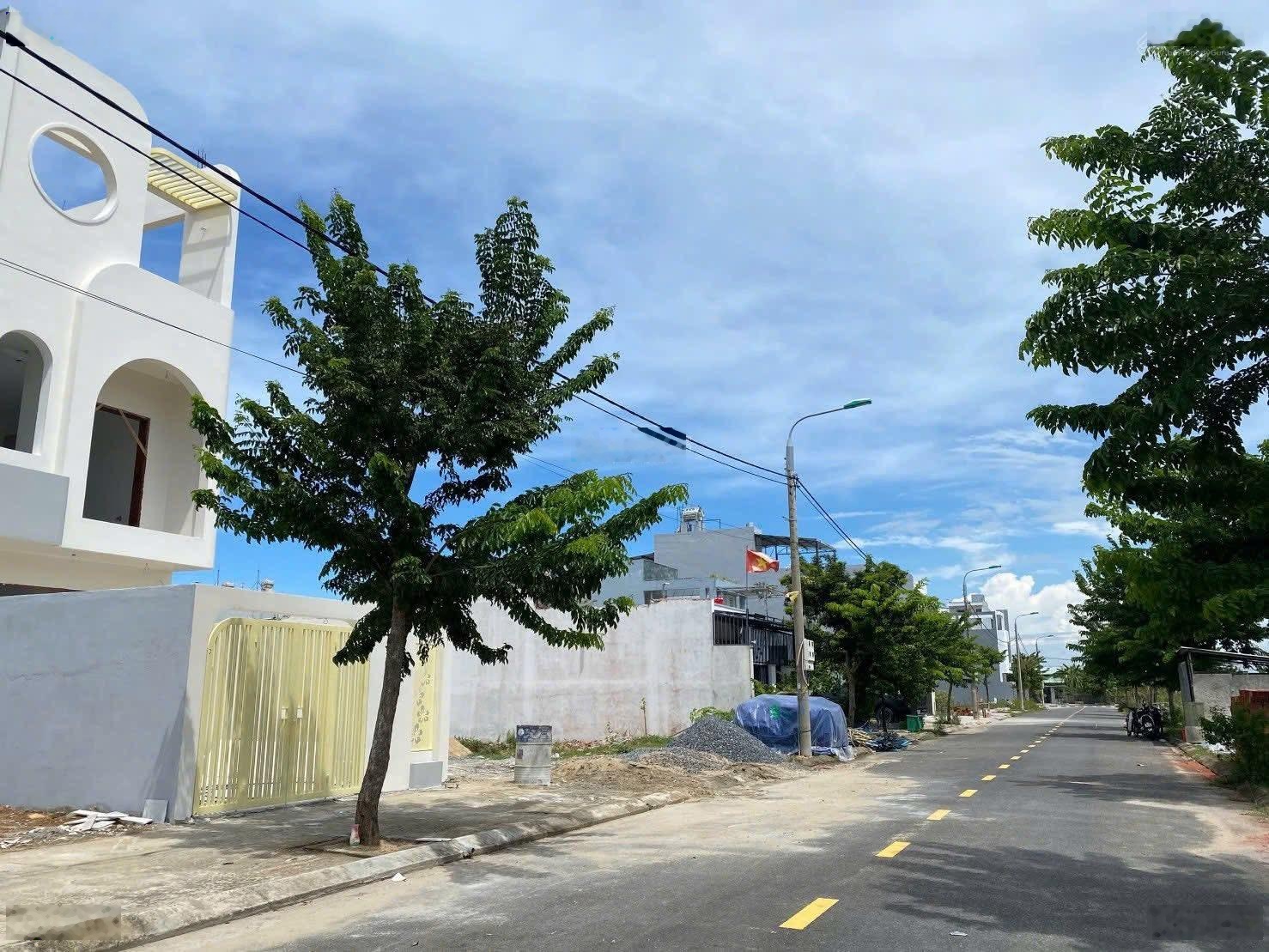 Bán cặp Đất Hoàng Hiệp P Hoà Xuân , 15,68 tỷ, 200m2, view đẹp.vị trí ssong Võ Chí Cống sát cầu NTP