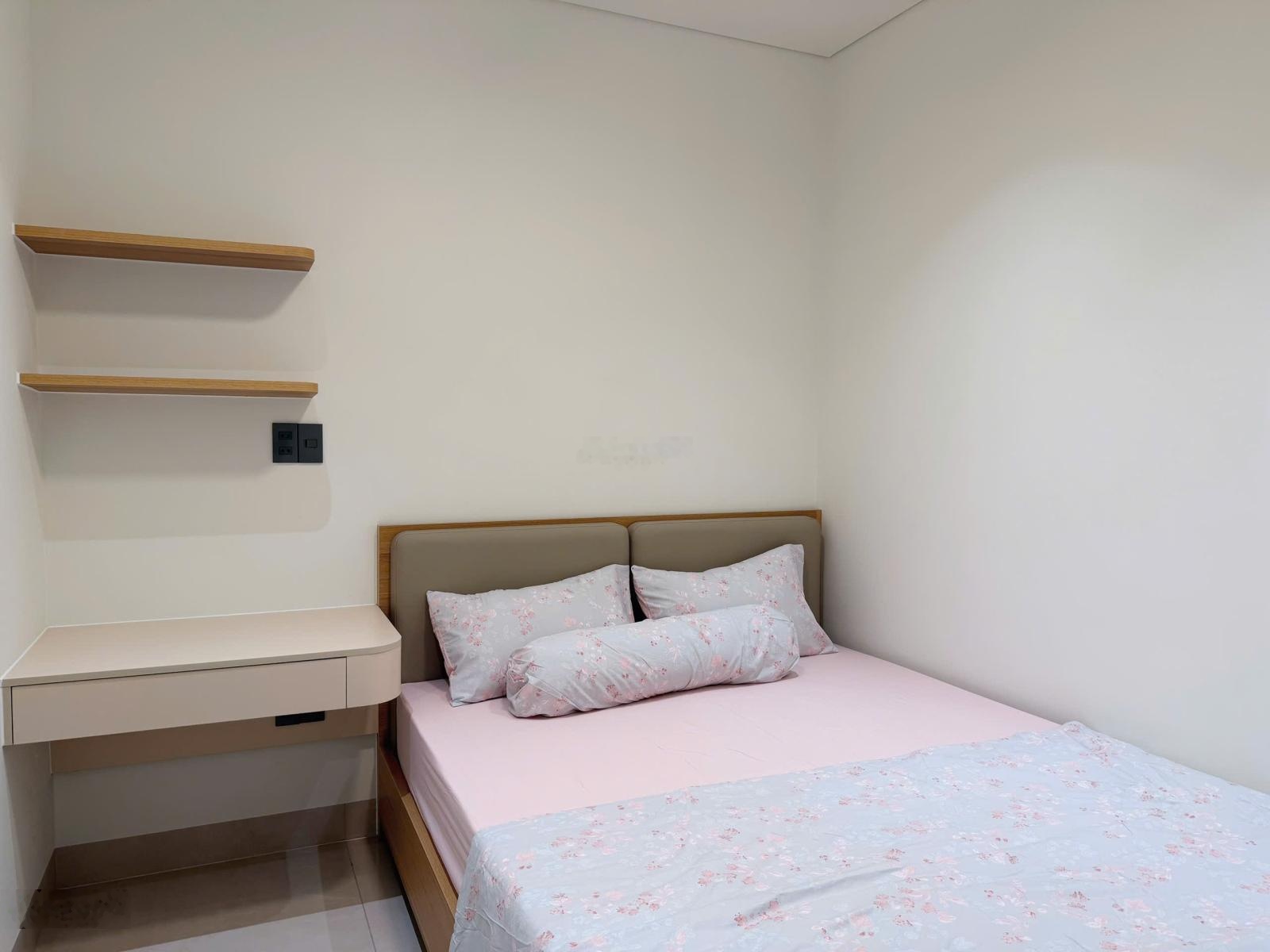 Cho thuê CC 2PN, 1WC, full nội thất, 50m2 tại Sun Cosmo Residence, giá cực chất 26 triệu VND