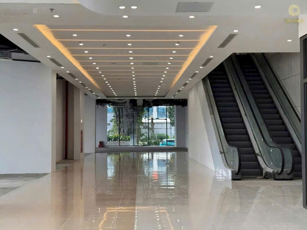 Rox Tower Goldmark: Văn Phòng Hạng A, diện tích linh hoạt, 26 Thang Máy, Kết Nối Metro, 12 USD/m²