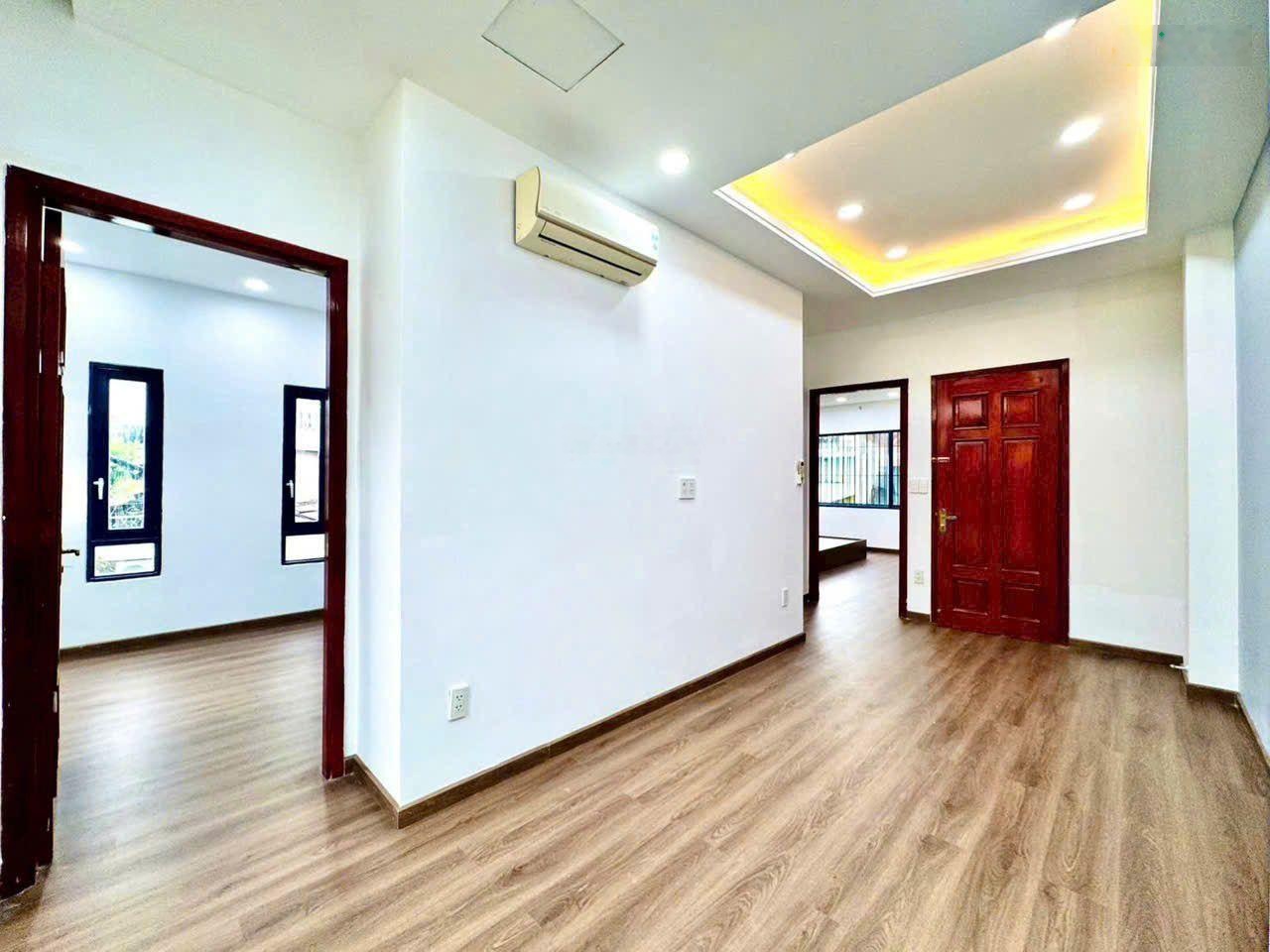 Nhà mặt tiền Phú Nhuận, Ngang 6m, thang máy, hồ bơi. Giá tốt