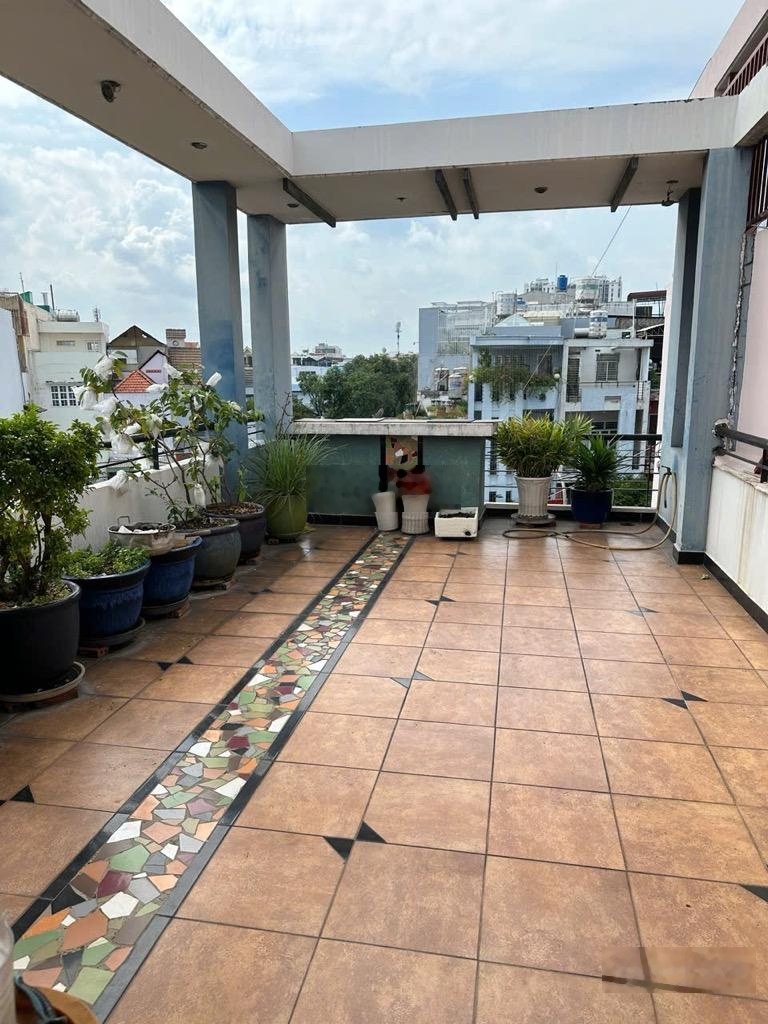 Bán nhà 4 tầng mặt tiền đường Chợ Lớn,gần Trần Văn Kiểu Q6.