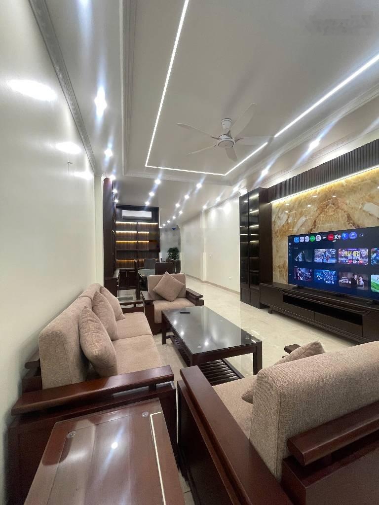 Bán nhà MP Ngô Gia Tự Long Biên vỉa hè phân lô