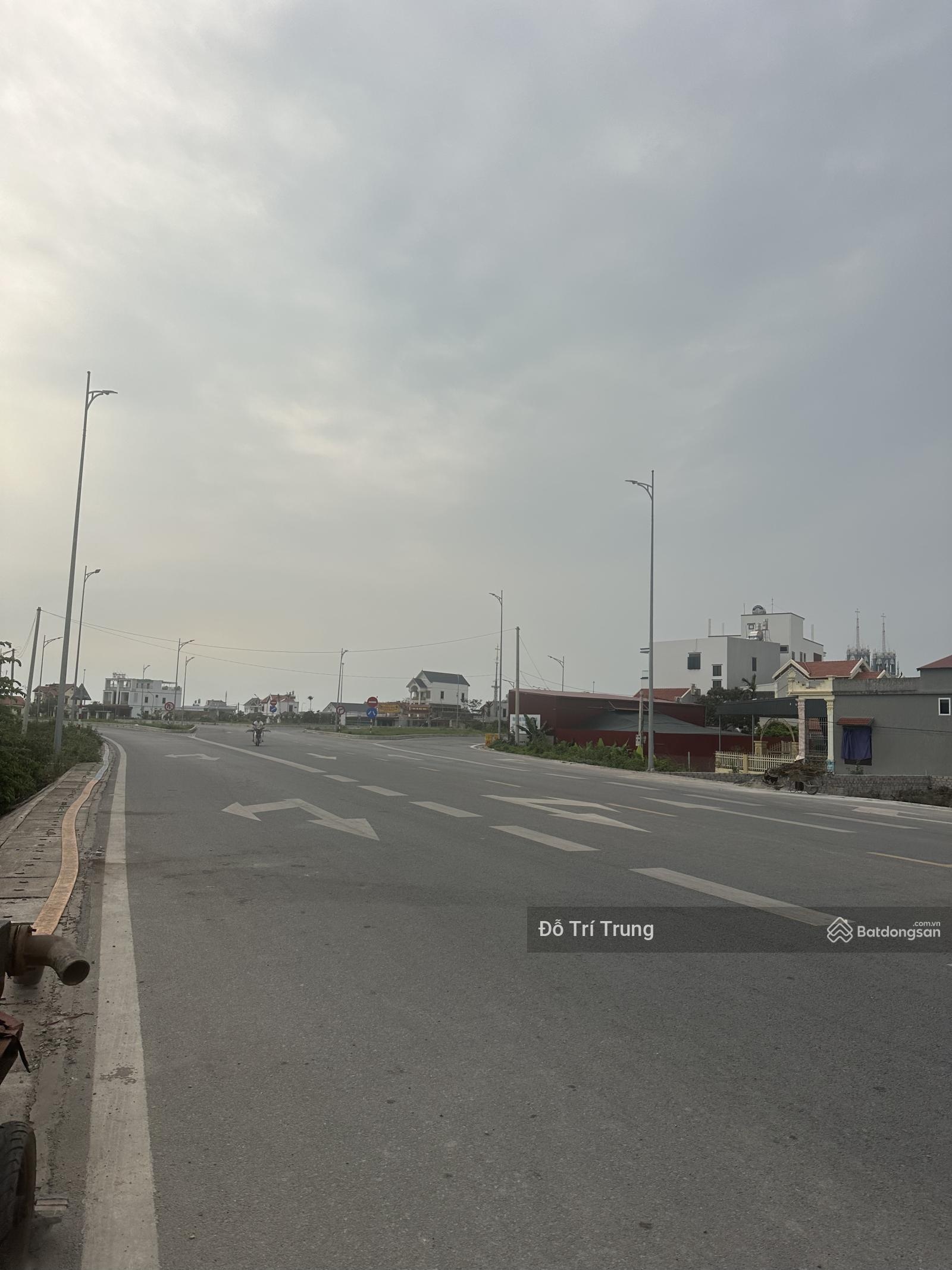 Bán gấp lô 107m mặt biển Thịnh Long,lõi đặc khu kinh tế Ninh Cơ,dân cư hiện hữu,khai thác ngay.