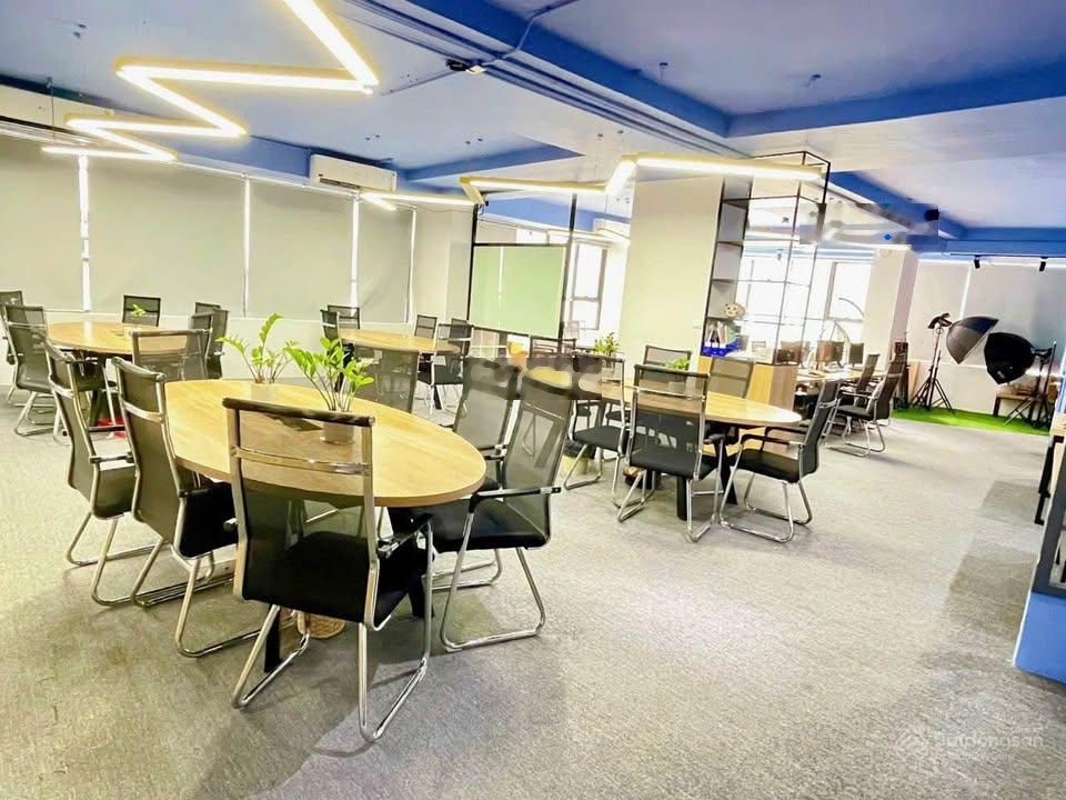 Chính chủ cho thuê văn phòng tại mặt đường Vũ Tông Phan - liên hệ ngay