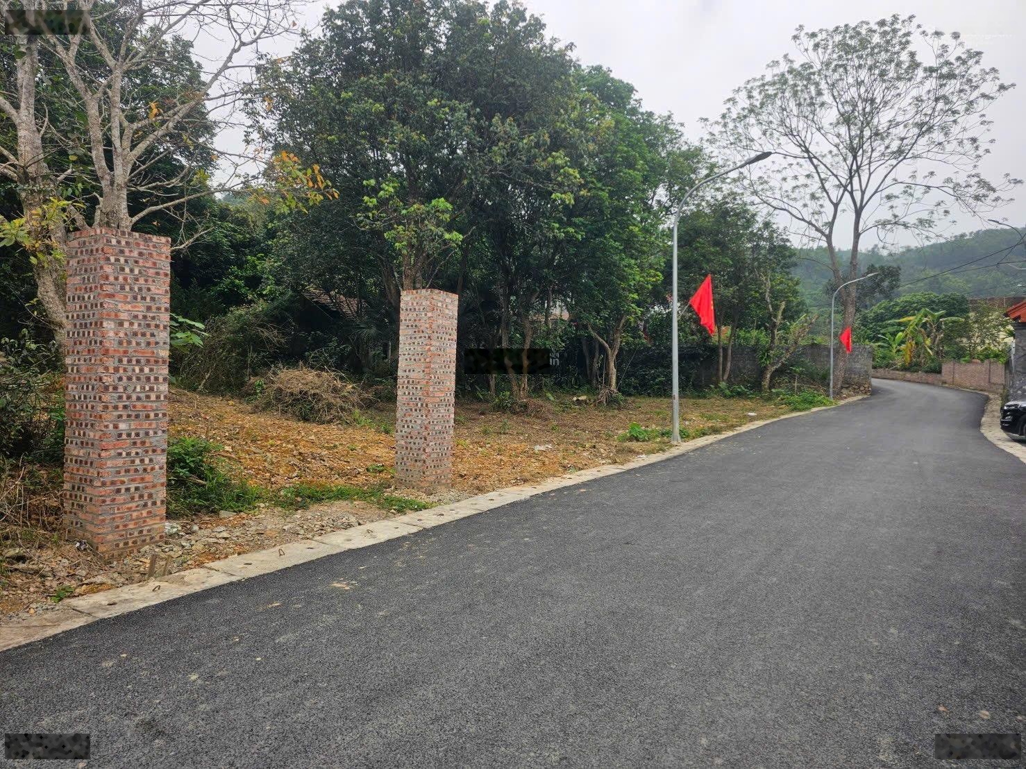 Cần bán lô đất 1807m có 800m ont 3mặt đg tại lâm sơn lương sơn hoà bình