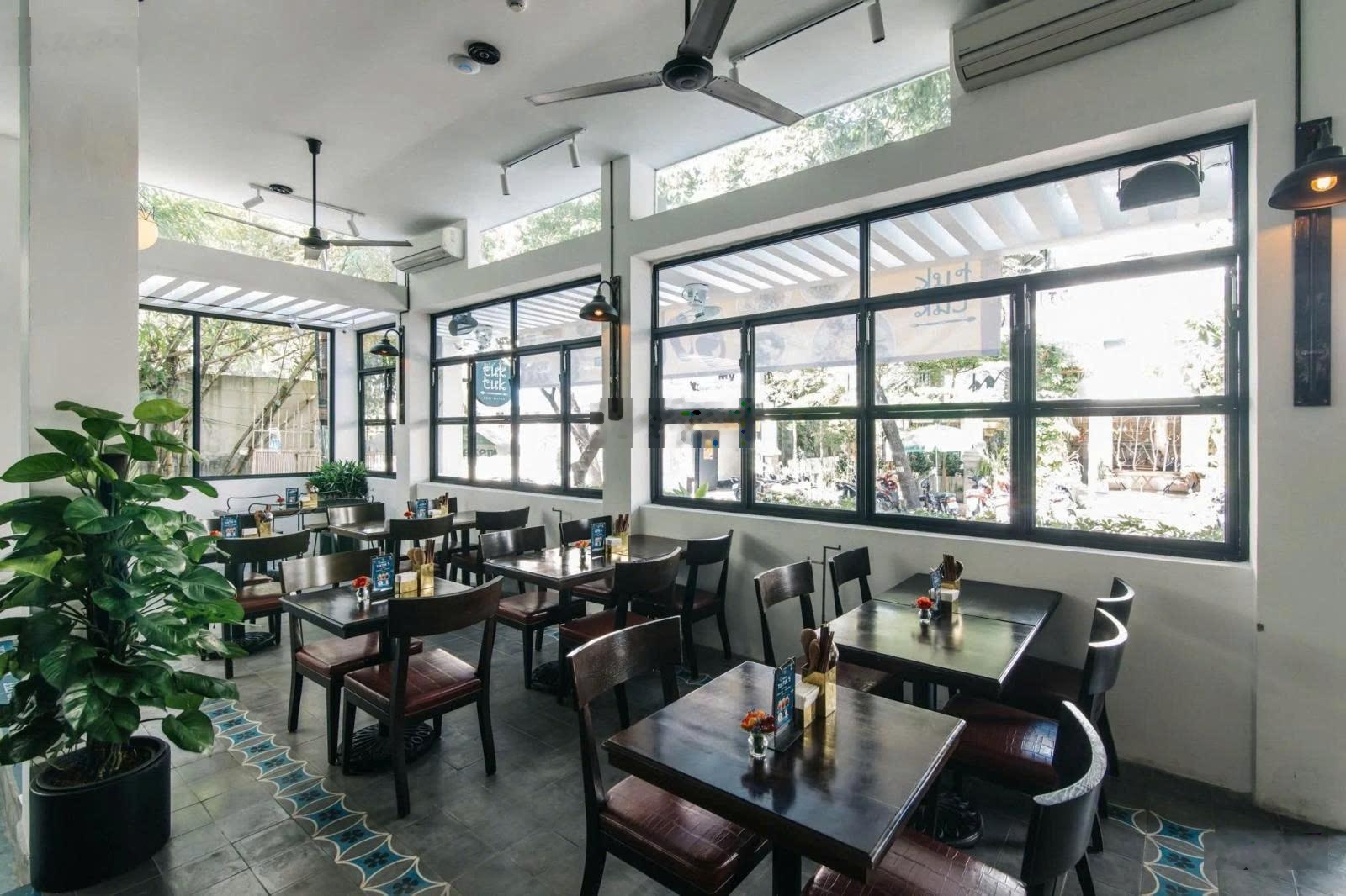 Cho thuê nhà mặt tiền lê văn sỹ gần ngã tư trần quang diệu quận 3