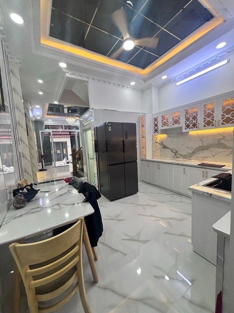 Bán nhà đẹp - mặt tiền kinh doanh - đường huỳnh tấn phát- hẻm xe hơi giá chỉ 7.x tỷ - sát quận 7
