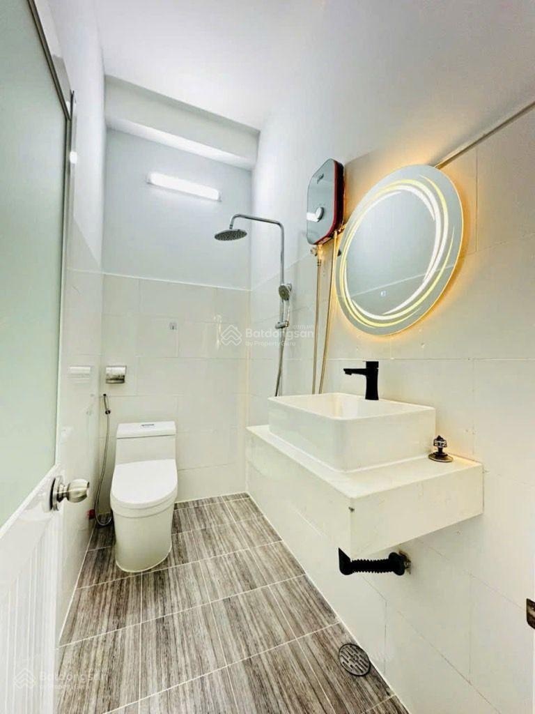 Bán nhà riêng tại Huỳnh Tấn Phát, 5,2 tỷ, 51m2, 4PN, 5WC, giá siêu hời!