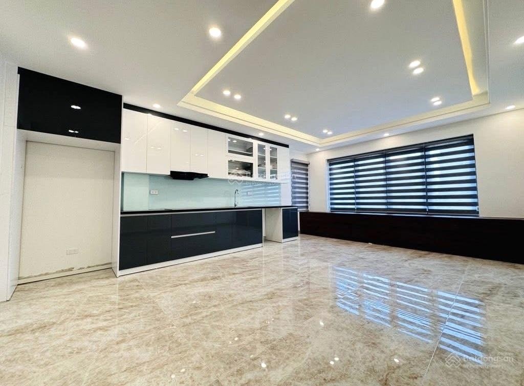 Nhà ngay Bách Kinh Xây-Sát phố,5 tầng đẹp-31m2-9 tỷ 1