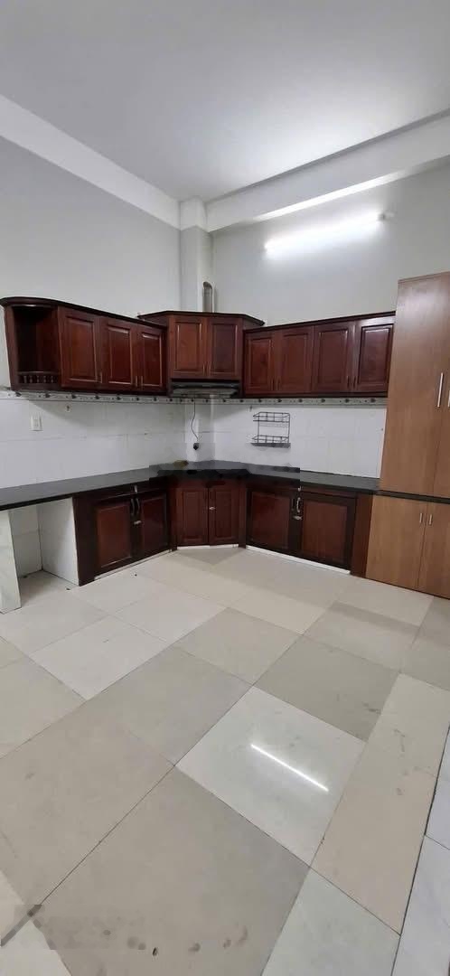 Nhà 3 tầng gần Lê Trọng Tấn, 5x18m, 4PN, giá 6.98 tỷ giảm mạnh