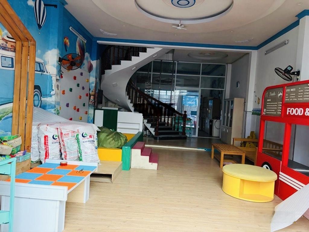 Mtkd khu tên lửa 146m2 6x24m 4 tầng dòng tiền 30tr/th - giá 17,x tỷ.