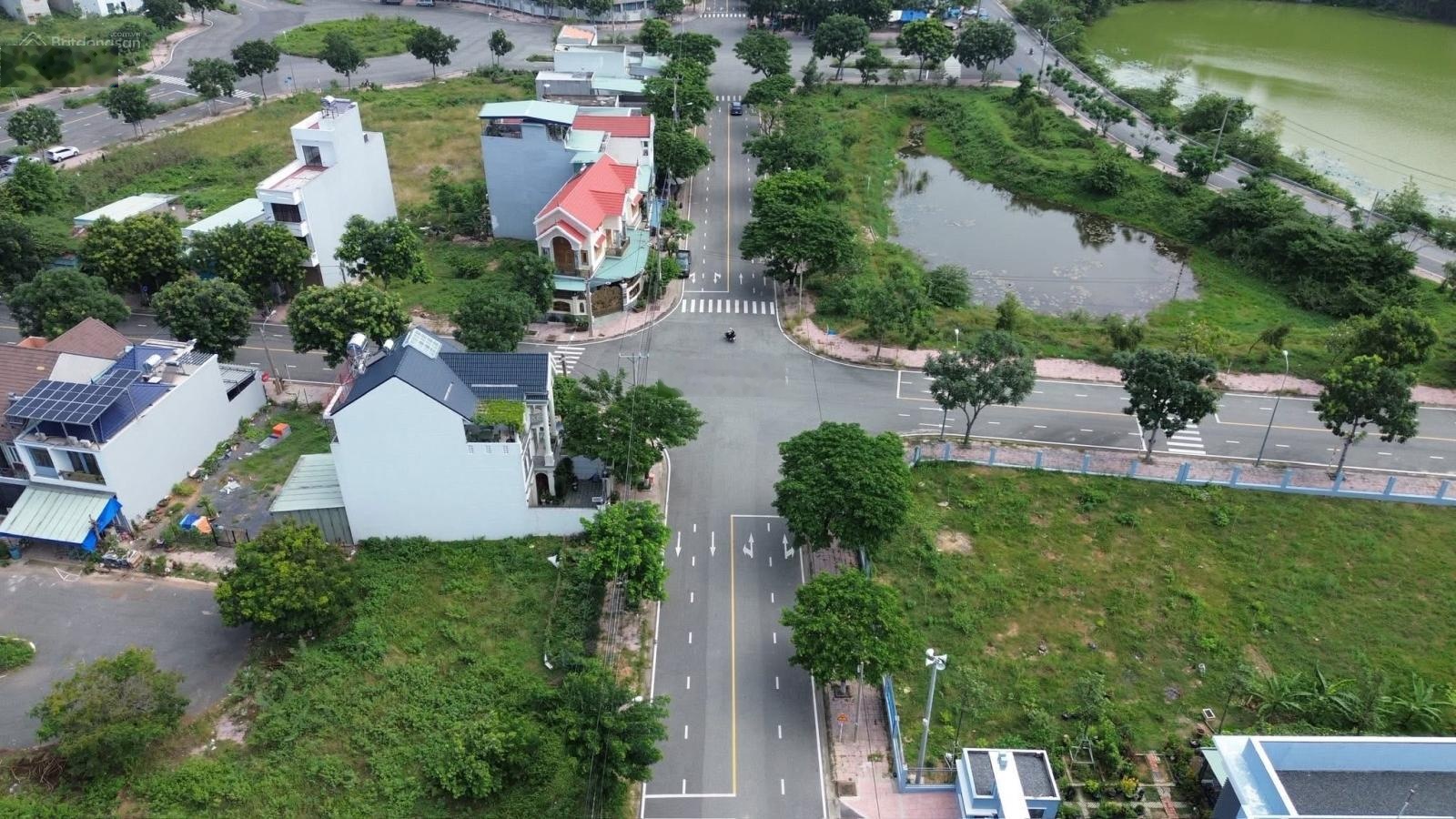 Chủ kẹt tiền cần bán gấp lô 150m2 Châu Thới. Vị trí đẹp, giá tốt