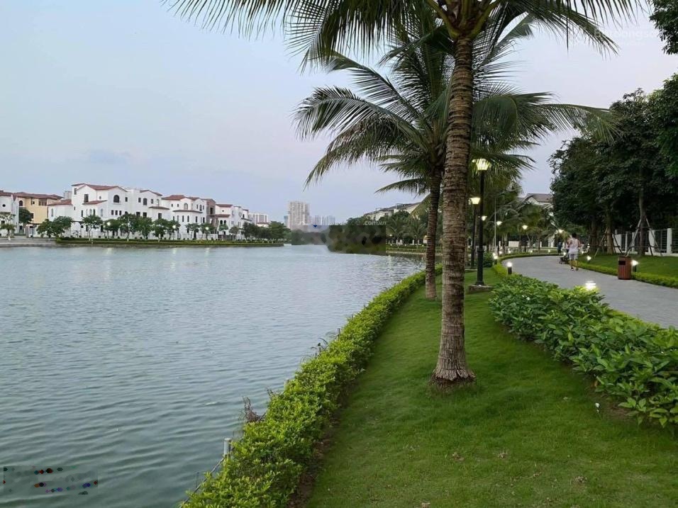 Chính chủ gửi bán vài căn BT vinhome Thăng Long view Hồ điều hoà rộng 7ha vị trí siêu víp