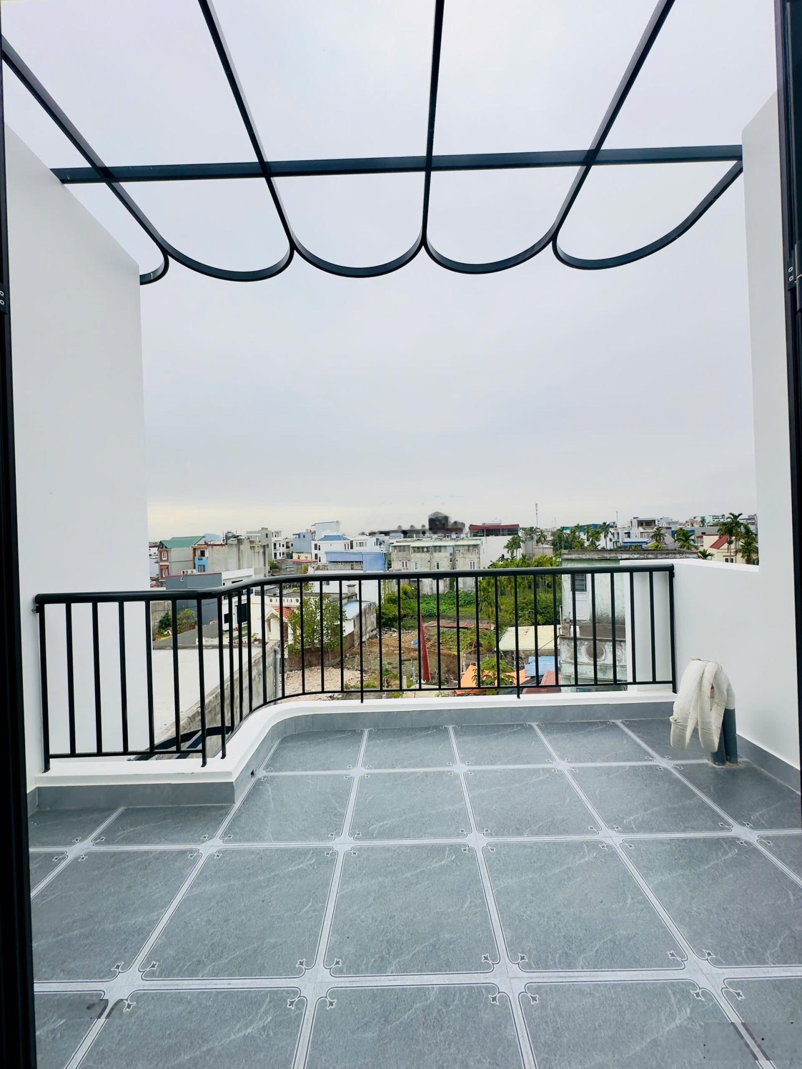Nhà độc lập 4 tầng nội thất luxury có gara ô tô ngay đối diện Hoàng Huy An Đồng