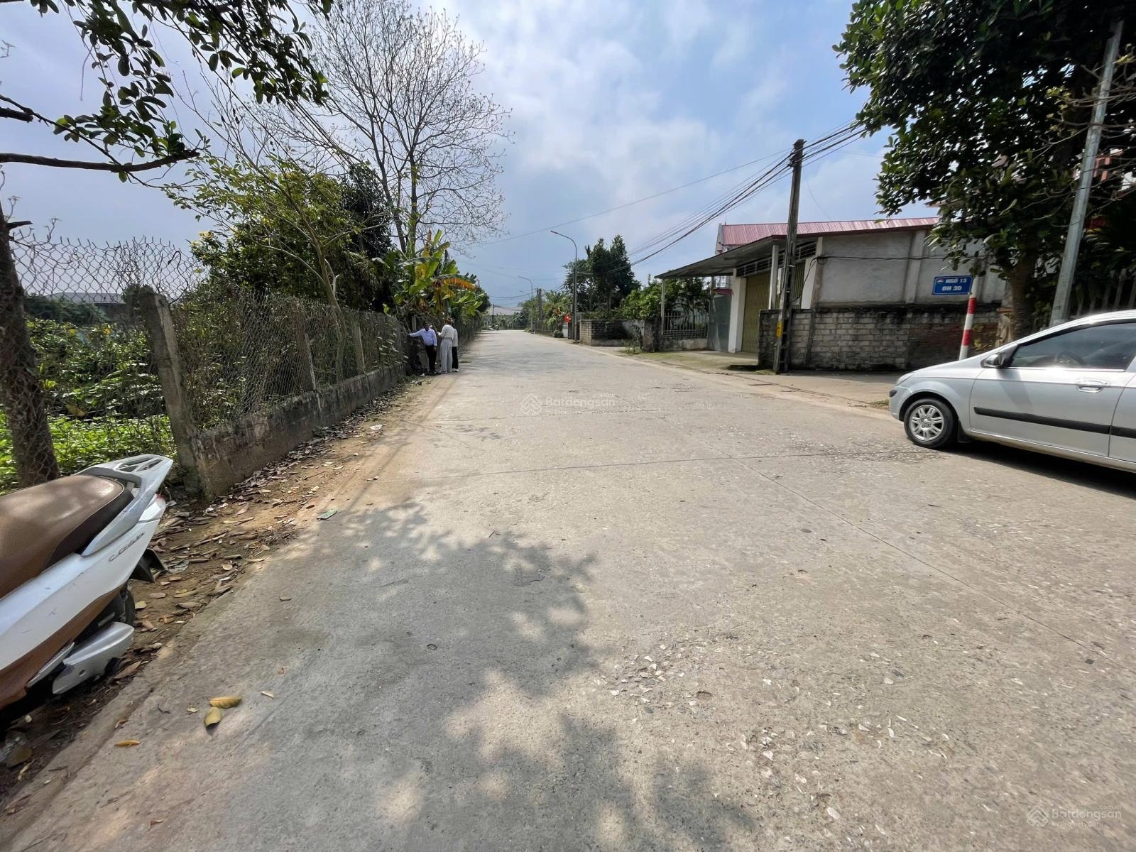 Bán đất Ba Vì ~976m² - mặt đường huyện 30 - Sổ đỏ 2025 - Giá 7,5 tỷ