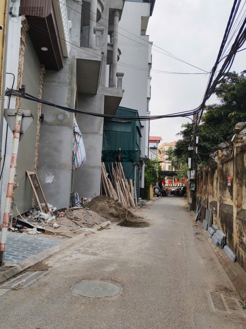 Nhà Phường Sài Đồng 45m2 _ mt 4.2 _ 12.8 tỷ, Căn góc, 7 tầng thang máy