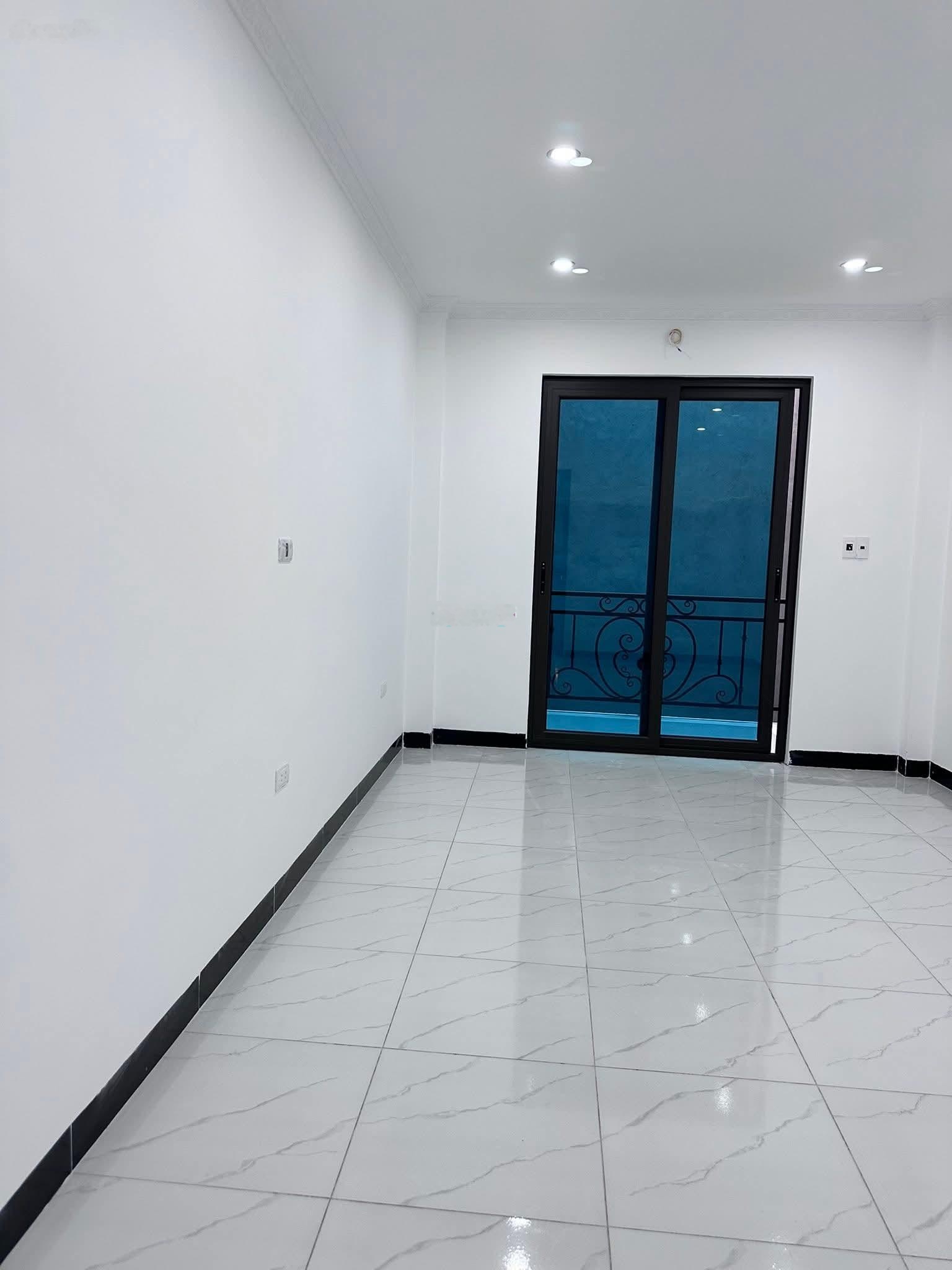 Bán nhà 5 tầng- phố bà triệu- hà đông- gần phố - nhà đẹp - khu vực kinh doanh sầm uất- nhỉnh 8 tỷ