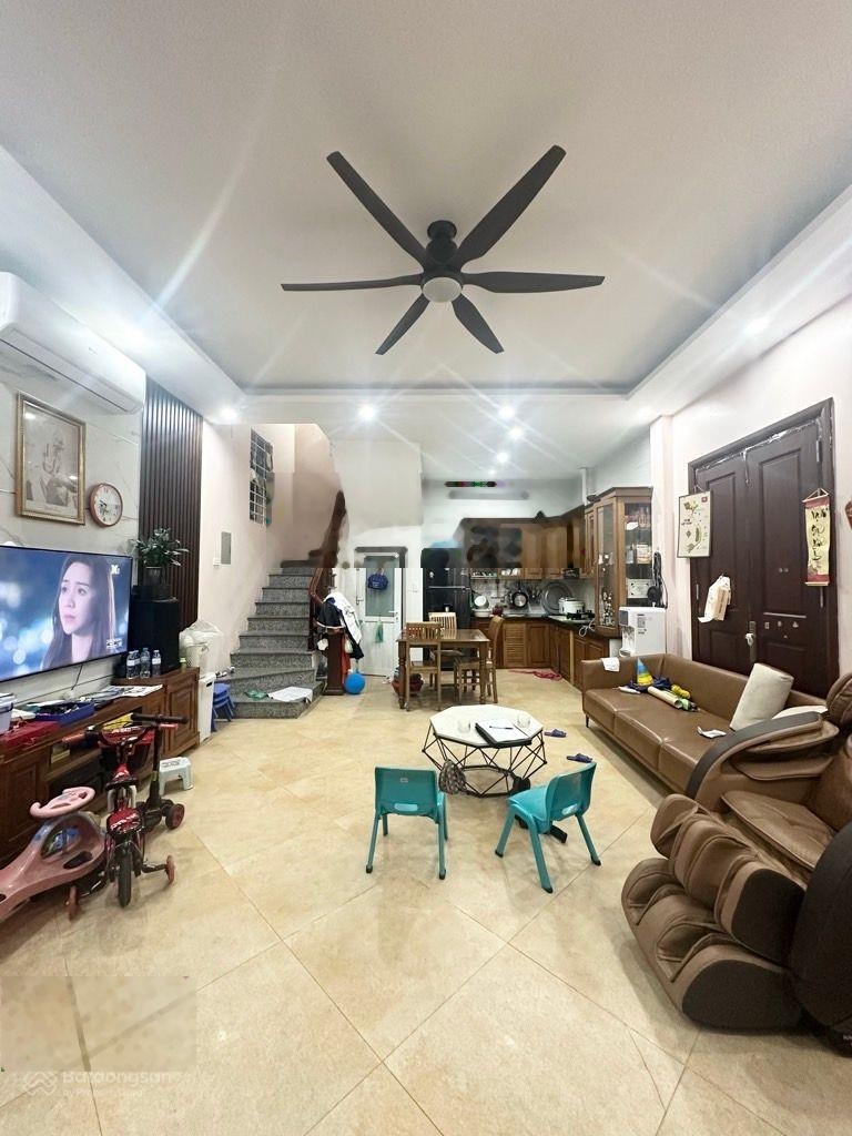 Phú Diễn dân xây, ô tô 54m, mặt tiền 4.5m, giá 15 tỷ.